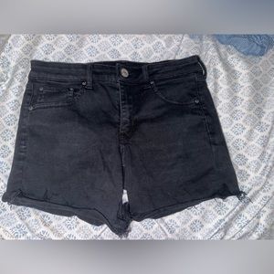 American Eagle black high rise women’s shorts